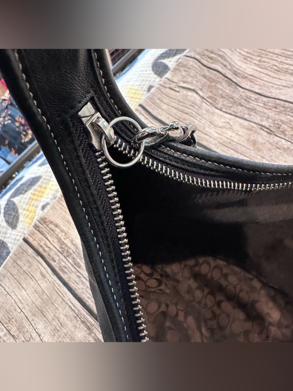 Vintage Y2K Classic Black Leather Coach Hobo Shoulder Bag with Logo Lining - Picture 11 of 11